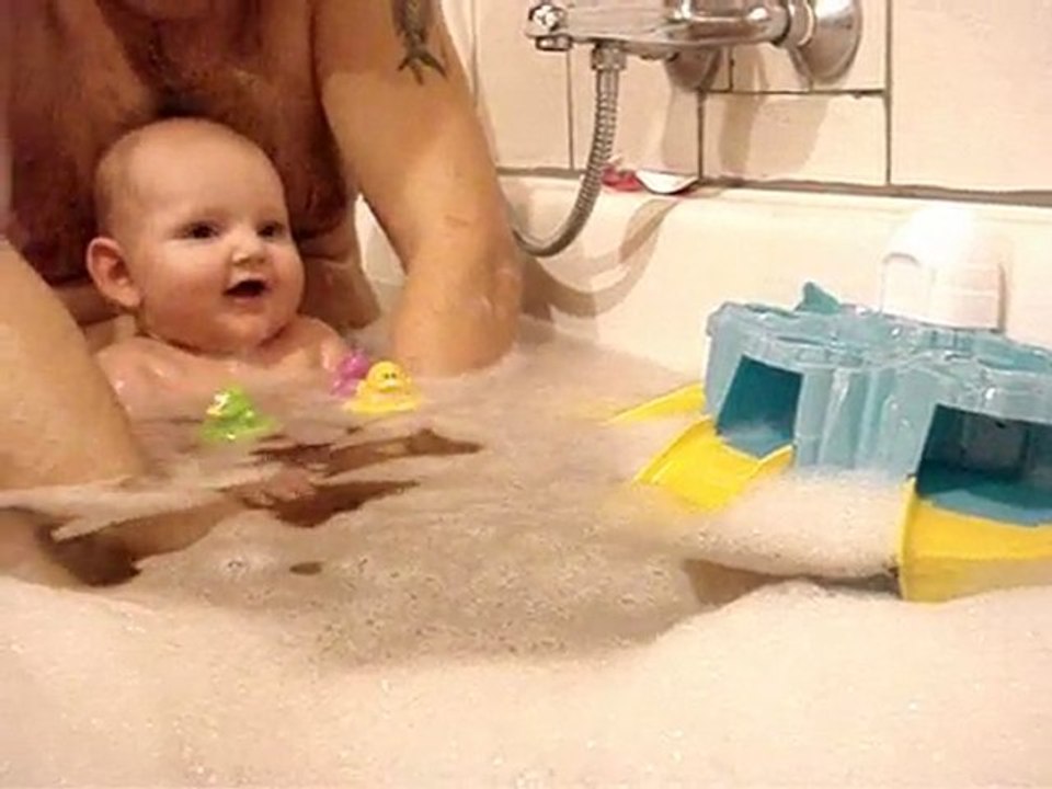 Lehyan dans le bain