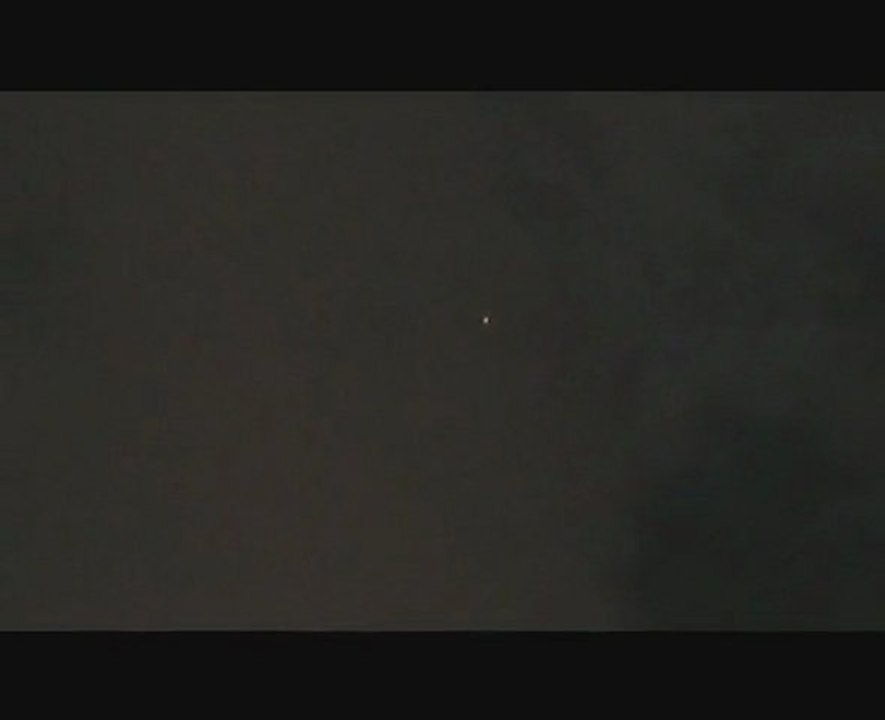 Ovni filmé à Rome le 1 janvier - Paranormalnews.fr