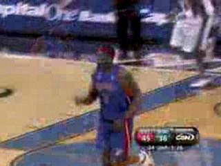 Richard Hamilton hits Ben Wallace inside for the acrobatic a