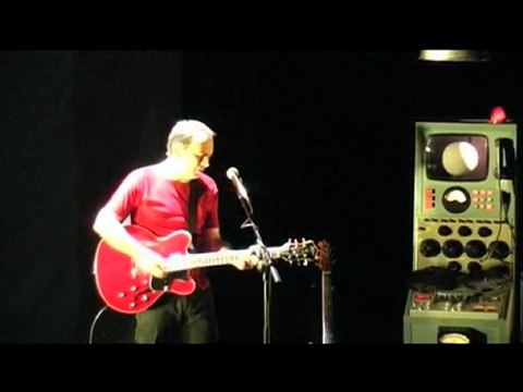 Extraits du spectacle Chansons tombées du ciel de GAGARINE