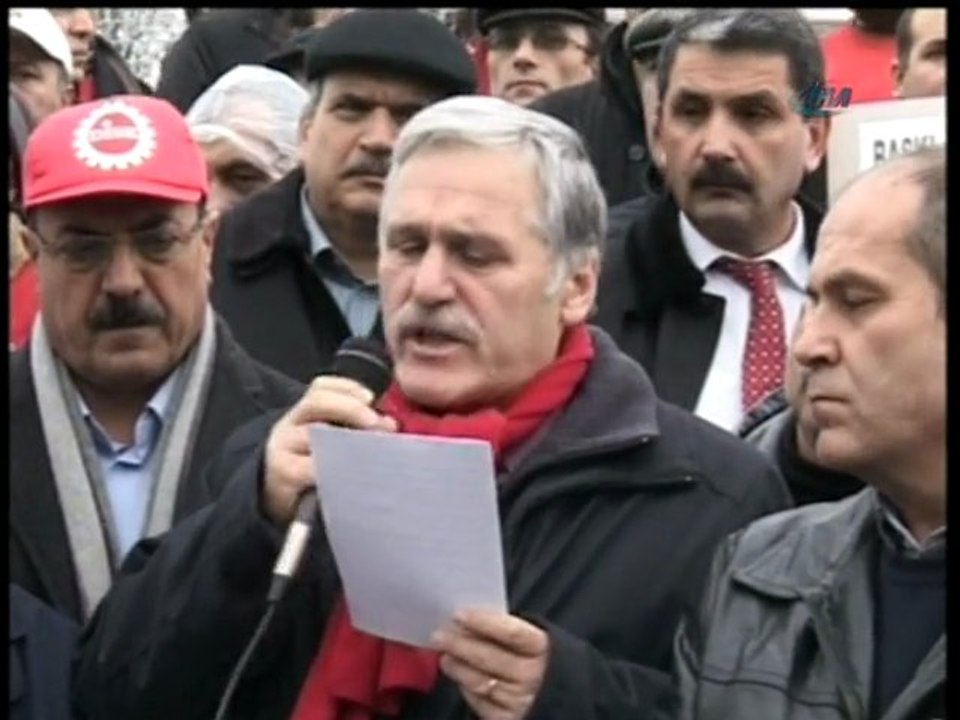 Disk Üyeleri Taksim'de Eylem Yaptı