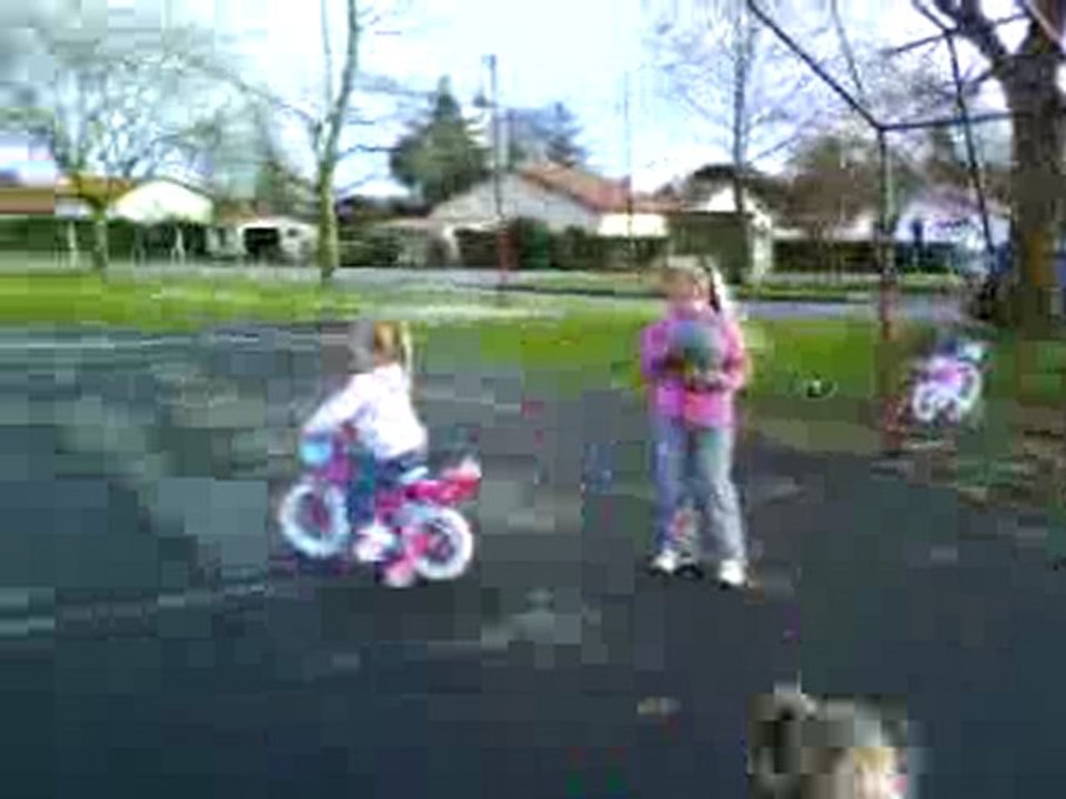 flavie avec son vélo