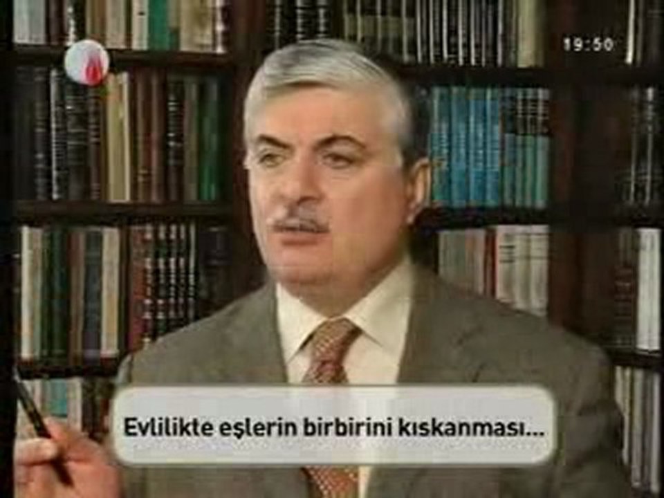 Kocamın amcasının kızı eve gliyor kıskanıyorum