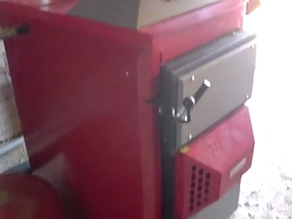 Chaudière bois combustion inversée 25Kw en fonctionement