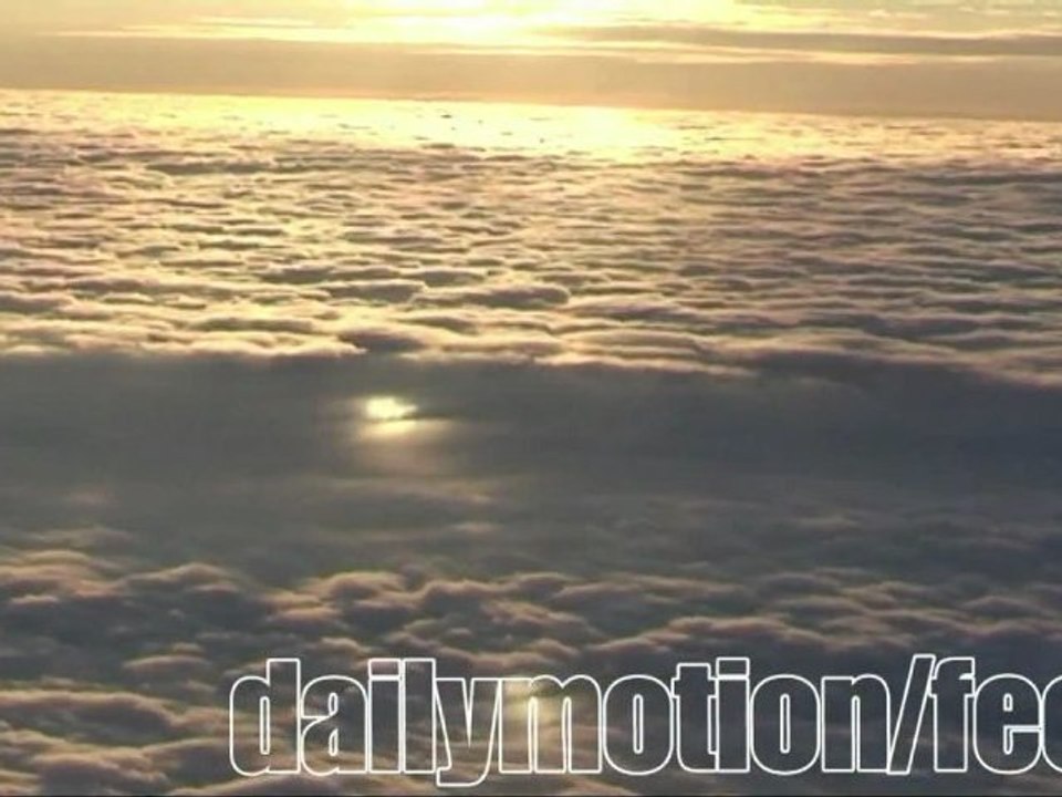 Vol 0902 pour Saint-Denis, au-delà des nuages
