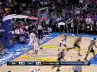 Richard Jefferson makes a strong move to the basket and fini