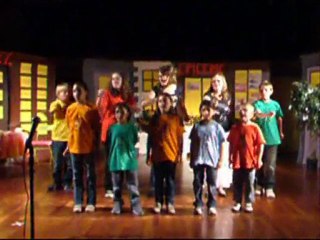 Spectacle de fin d'année Arc en ciel et Crescendo