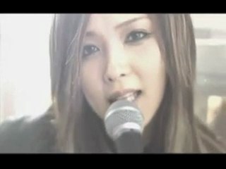 Aya Kamiki - Sunday Morning