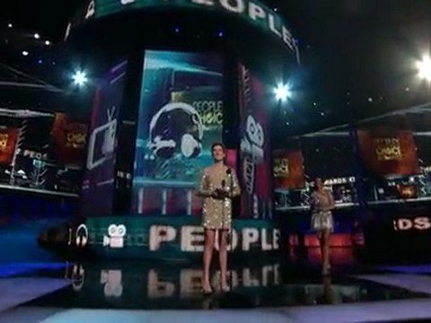 Kate Walsh prizes Steve Carell @ People's Choice Awards 2010
