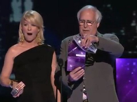 Jenna Elfman and Chevy Chase @ People's Choice Awards 2010