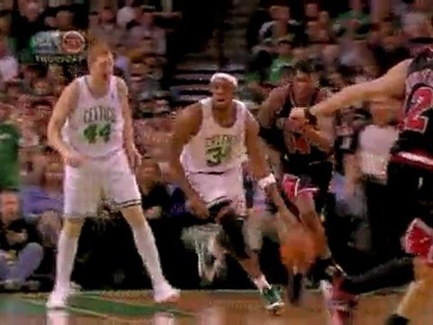 Tyrus Thomas goes for the steal and ends up at the announcer