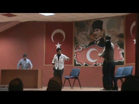 Karaman Gençlik Merkezi tiyatro gösterisi bölüm4