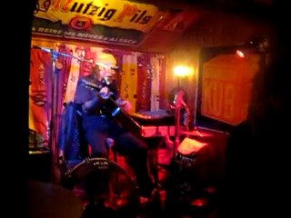 Philippe Ménard au bar Le "Ty Breiz"