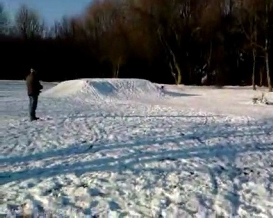 hpi Savage xl et t2m monster blitz dans la neige a élinghen