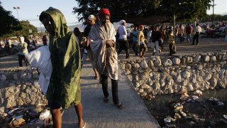 Fréderic Delepierre - l'arrivée des secours en Haïti