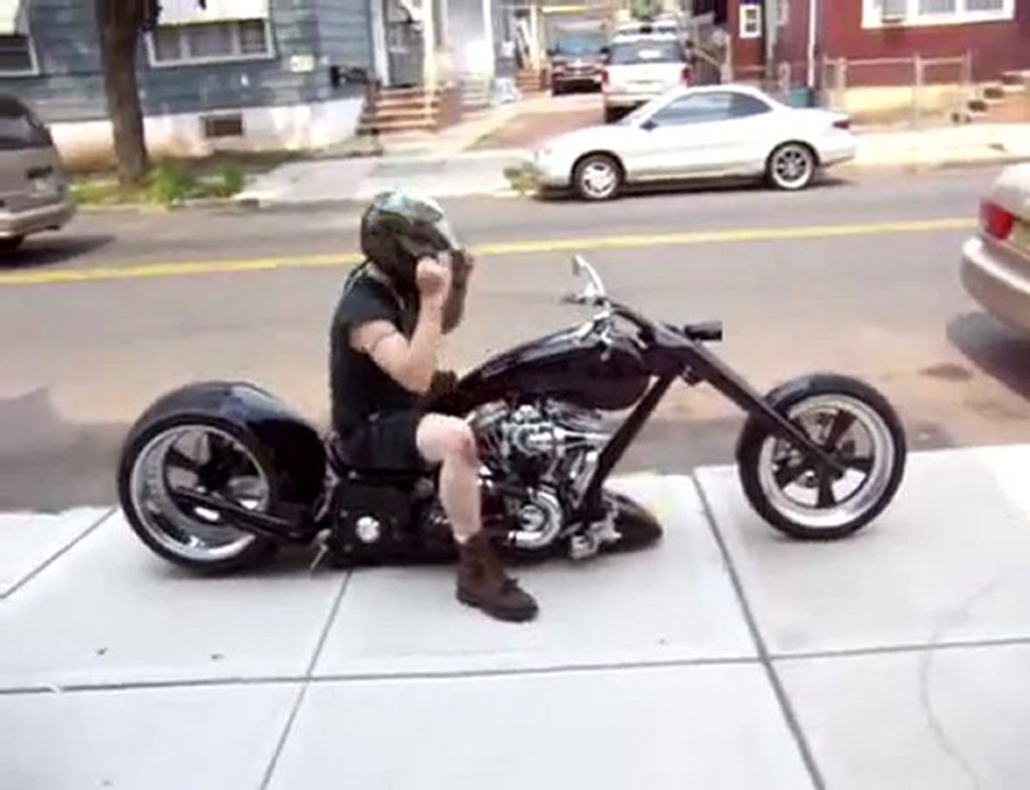 Park ettiğinizde oturan motosiklet!