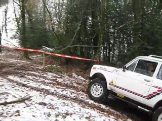 MVI_0840le niva "TAXI BROUSSE" de nouveau sur le terrain