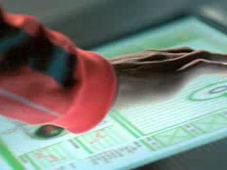 Nike Total 90 Laser 3 - Rooney vs. Torres