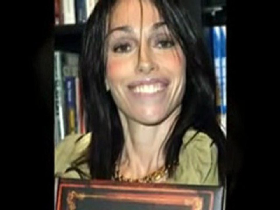 Lady Sovereign in Vampire Tooth White Craze