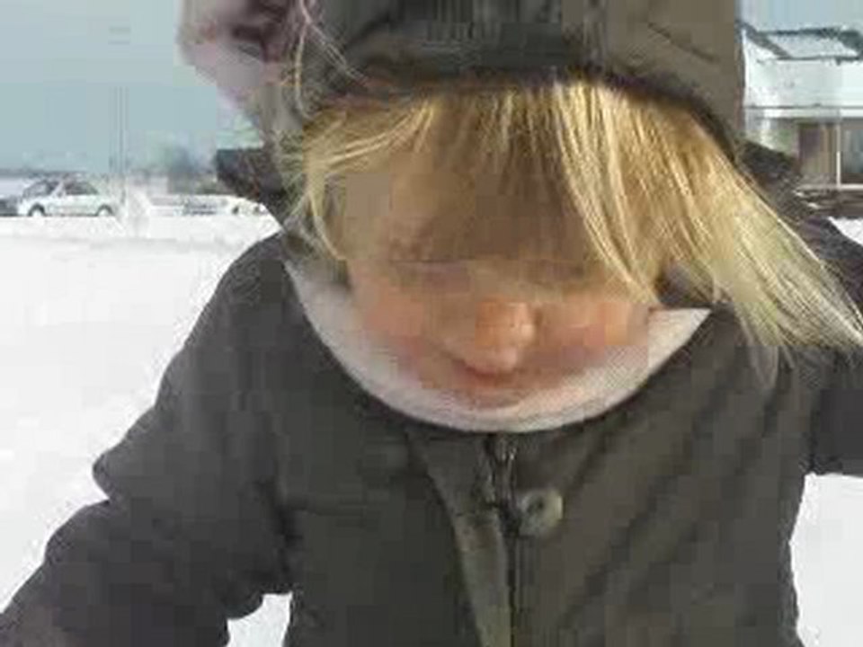 Eloise découvre la neige