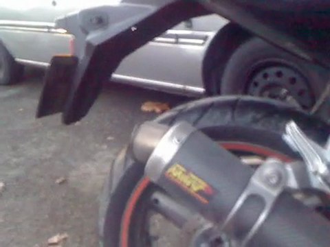 Petites Flammes en SV 650 avec Mivv GP Carbone