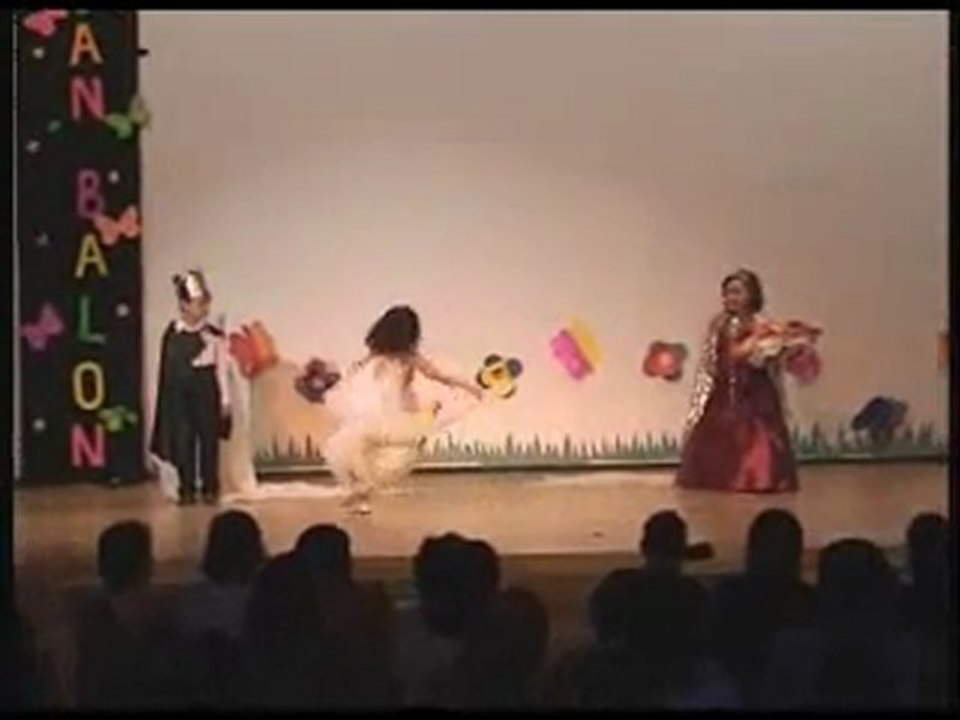 uçan balon yıl sonu gösterisi- ingilizce