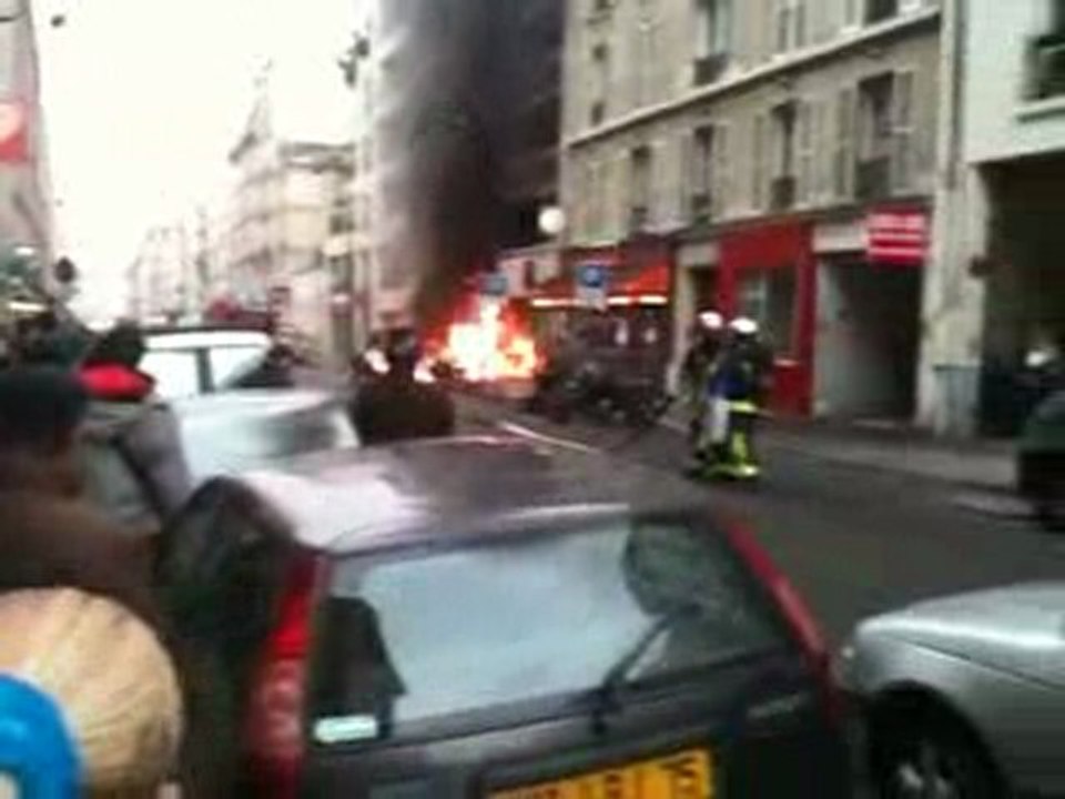 Braquage la voiture belier banque Societe Generale