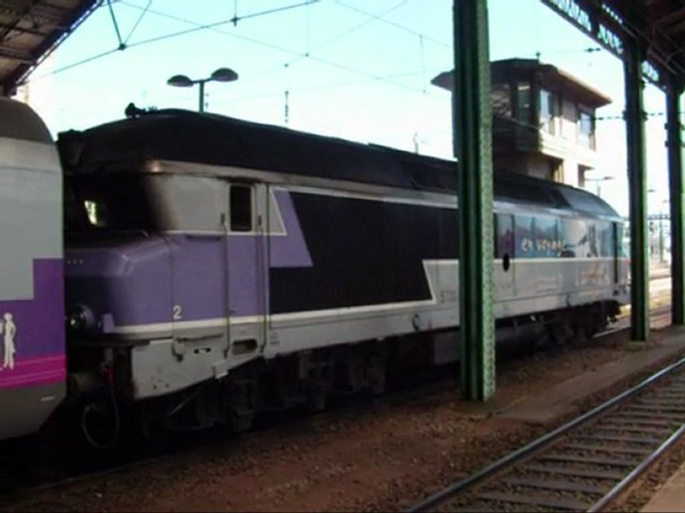 Les CC 72064 et 72074 en attente de départ à Lyon-Perrache