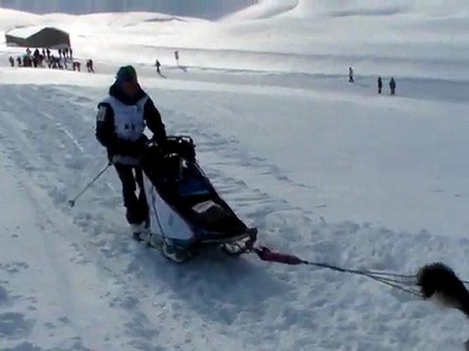 Jean-Philippe Pontier utilise un baton de ski - étape 7