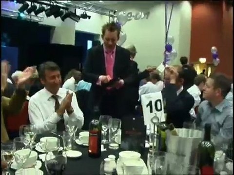 Close up magician / corporate magician promo video