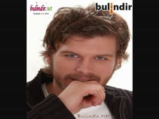 Kıvanç Tatlıtuğ'un Kariyer Yolculuğu: Oyunculuktan Sanatçıya 🌟