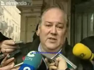 Medio millar de personas se manifiesta en la Plaza Mayor con
