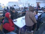 Un repas pour les migrants