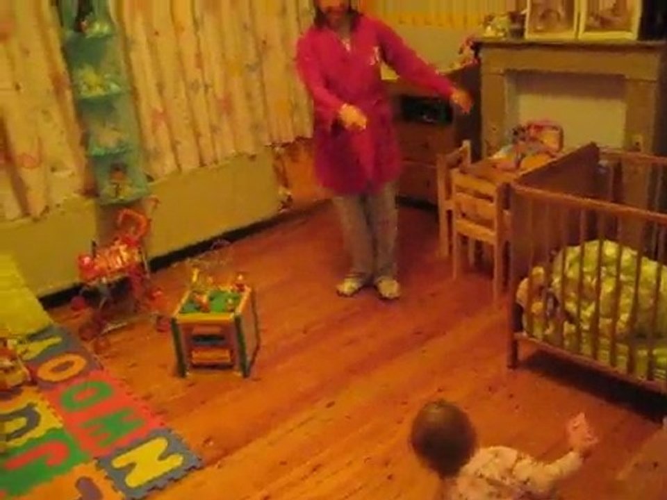 Dance mama, dance dance