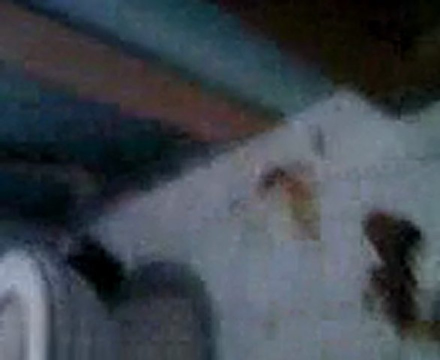 meuf bourée chie un gros caca a cause de la vodka et du rhum