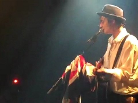 Peter Doherty à la Flèche d'Or , le 18 janvier 2010 , vidéo3