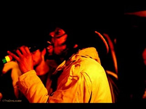 Singer Blue & The Dubateers - Never Stop Praise Jah Jah