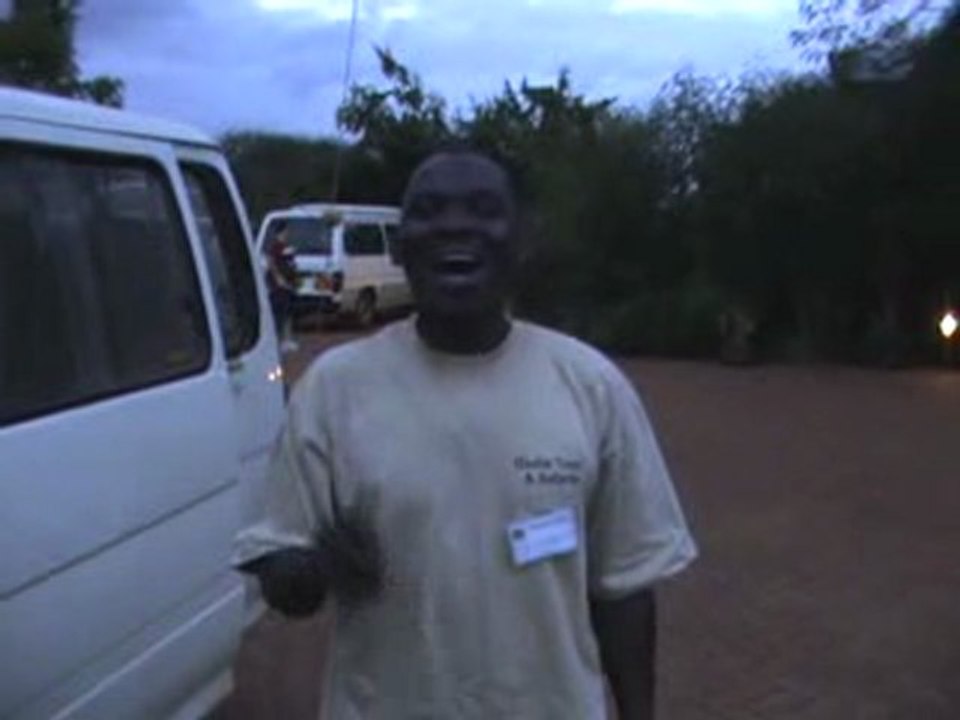 Jumaboei chante la chanson du Kenya