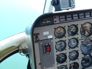 ケアンズからグリーン島へヘリコプターの旅