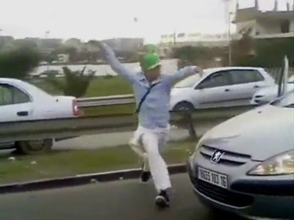 Danse sur l'autoroute d'Alger