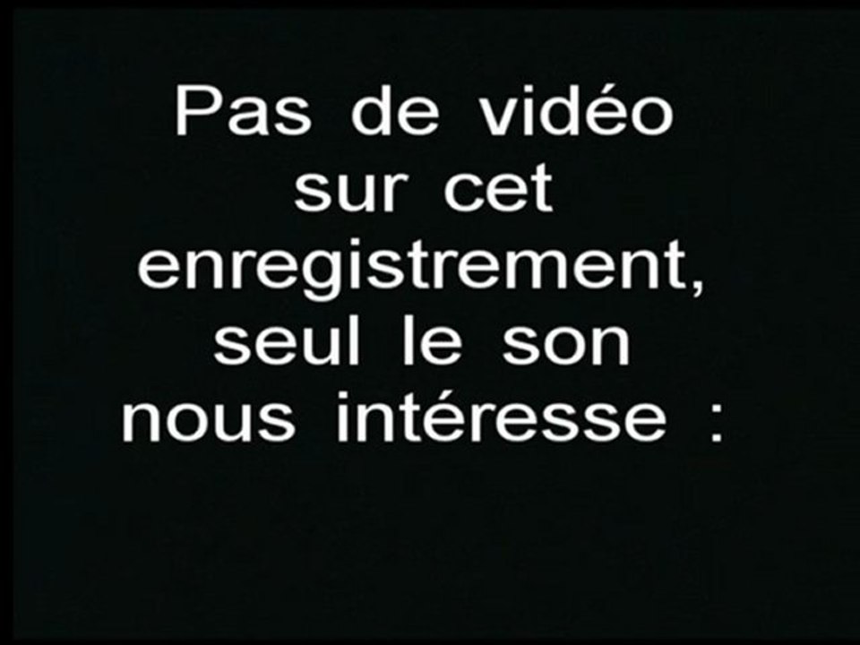 bébé fantôme qui hurle dans un grenier.