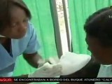 Haitianos improvisan clínicas vecinales