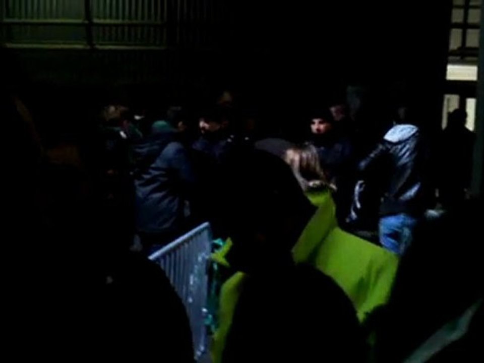 GRENOBLE ASSE entrée dans le stade ! déjà chaud !