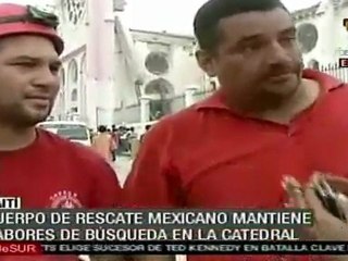 Topos mexicanos rescatan a una anciana en Haití