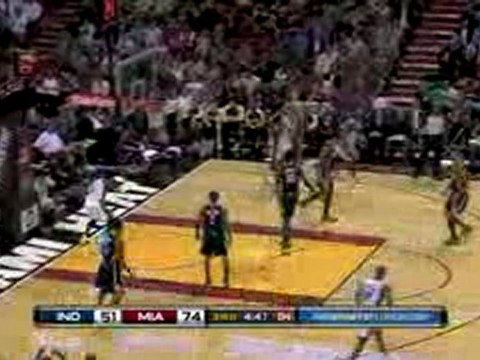 Dwyane Wade throws down this strong slam dunk in the third q