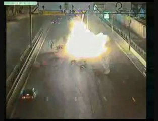 Crash contre un chantier (pas de son)