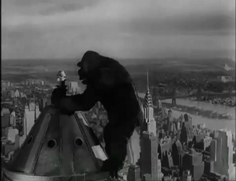 Kong climbs The Empire State Building ( King Kong 1933 )
