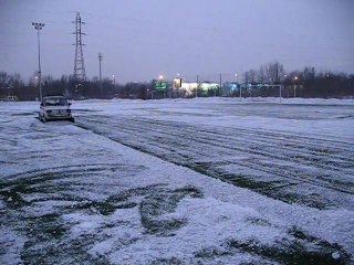 Spychacz Maluch przed treningiem Warty Poznań