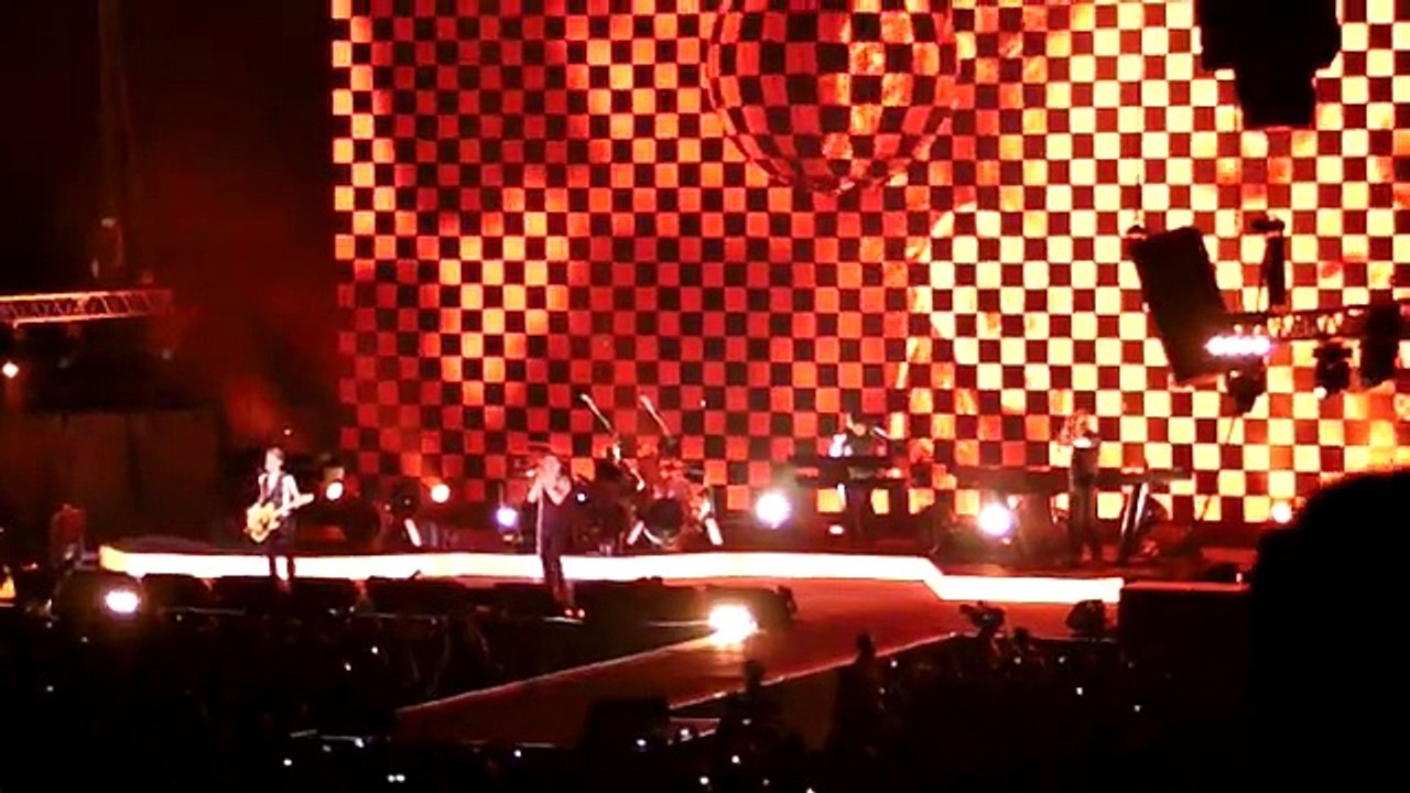 Depeche Mode - Behind the Wheel (Live @ Paris Bercy 2010)