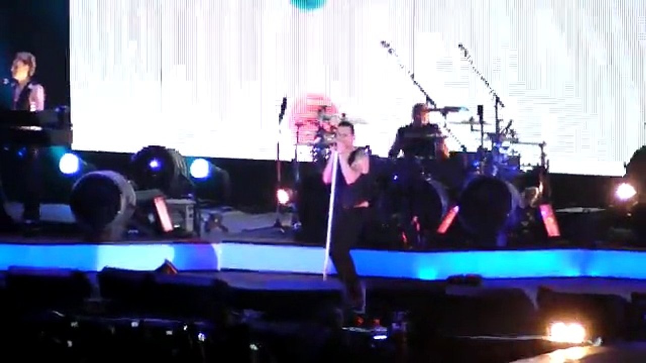 Depeche Mode - Policy of Truth (Live @ Paris Bercy 2010)